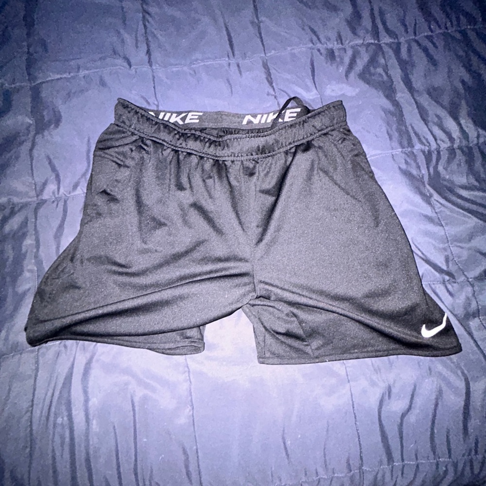 Black Nike shorts